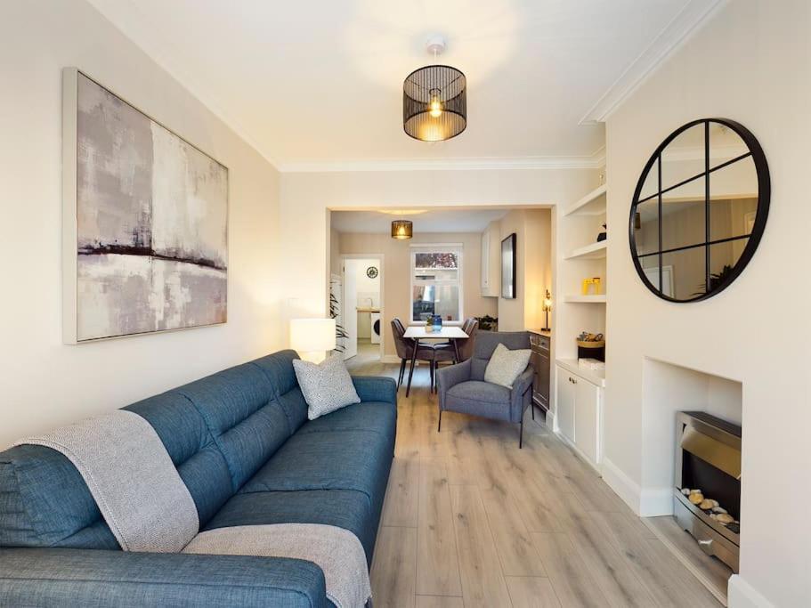 It'S Broadway Baby! Great House Close To City Centre เบลฟาสต์ ภายนอก รูปภาพ