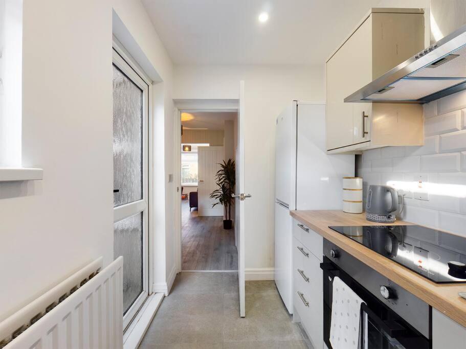 It'S Broadway Baby! Great House Close To City Centre เบลฟาสต์ ภายนอก รูปภาพ