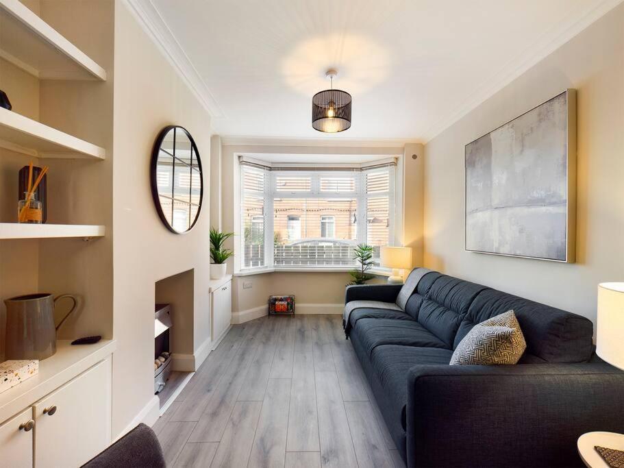 It'S Broadway Baby! Great House Close To City Centre เบลฟาสต์ ภายนอก รูปภาพ
